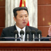 Ảnh mới tiếp tục tiết lộ diện mạo khác lạ của nhà lãnh đạo Triều Tiên