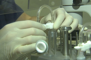 Thụ tinh ống nghiệm \'hộp giày\' hy vọng mới chữa vô sinh