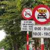 Cấm Uber, Grab tại 13 tuyến phố: Phải gắn logo để nhận diện