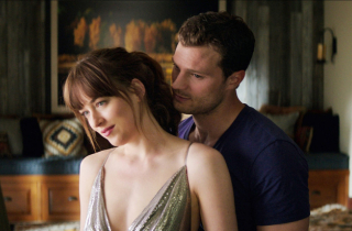 Tỷ phú bạo dâm và 5 bộ phim khác kiếm triệu USD vẫn bị chê như té nước