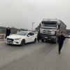 2 vụ tai nạn liên tiếp trong vòng 1 tiếng, cầu Thanh Trì ùn tắc hàng dài ngày cuối tuần