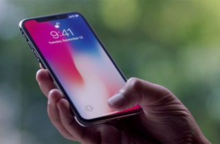 Hàng trăm người dùng iPhone X không thể trả lời cuộc gọi