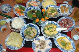 Ăn uống ngày Tết như thế nào để vẫn khỏe