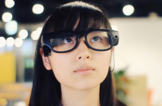 Nhật Bản phát triển loại kính chuyển chữ thành âm thanh