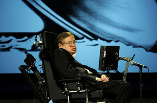 Công nghệ giúp Stephen Hawking giao tiếp suốt 33 năm mất giọng nói