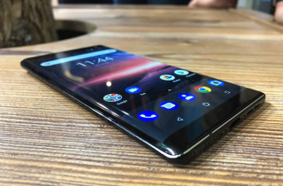 Nokia 9 lộ diện với 3 camera ở mặt sau, sẵn sàng đấu \