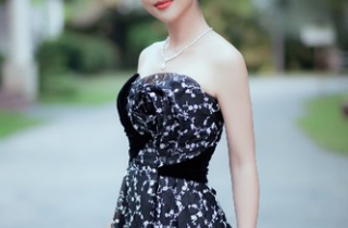 Hoa hậu 3 con Jennifer Phạm khoe thân hình nóng bỏng đẹp từng milimet