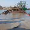 Tàu sắt hút lậu 100 m3 cát giữa sông Thạch Hãn