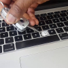 Người Mỹ kiện Apple vì bàn phím 'bướm' trên MacBook