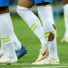 Neymar đi tất rách: Lấy may hay trò tiểu xảo?