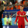 HLV Iran tức giận khi Ronaldo thoát thẻ đỏ tội đánh nguội