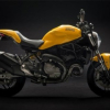 Nên chọn Triumph Street Triple S hay Ducati Monster 821?