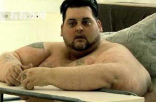 Từng vô địch cuộc thi giảm cân, người đàn ông qua đời vì quá béo