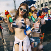 Thời trang đi hội té nước Hàn Quốc: Người quyến rũ, kẻ bị chê vô duyên