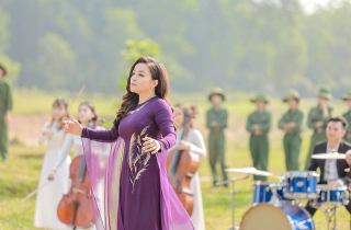 Gạt nước mắt, nghẹn ngào xem MV của NSƯT Tố Nga nhân Ngày Thương binh Liệt sĩ