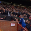 CĐV Man Utd đồng loạt đứng dậy vỗ tay khi Rooney rời sân