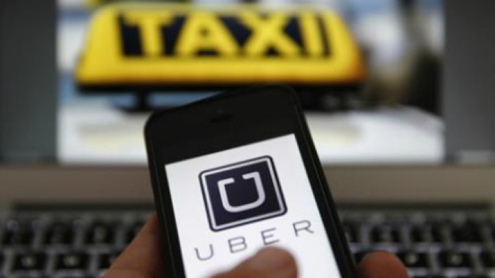 Hiệp hội taxi Hà Nội kiến nghị \'dừng khẩn cấp Uber, Grab\'