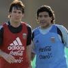 Dưới cái bóng Maradona, Messi không bao giờ là huyền thoại
