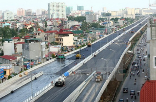 Việt Nam nguy cơ rơi vào tình trạng chưa giàu đã già và nhiều nợ nần