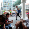 Thuê người Việt xếp hàng mua iPhone X ở Singapore 3 triệu/suất