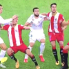 Ronaldo đối diện án phạt vì gạt tay vào mặt cầu thủ Girona