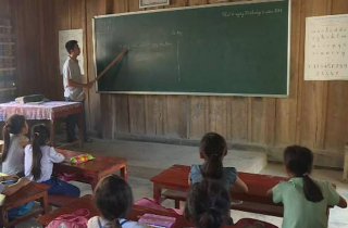 Chi trả hơn một tỷ đồng tiền tàu xe cho giáo viên ở Nghệ An