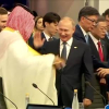 Điện Kremlin giải thích màn đập tay của Putin với Thái tử Arab