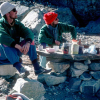 Thi thể hai nhà leo núi mất tích trên dãy Himalaya được tìm thấy sau 30 năm