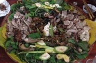 Cô dâu sốc, đòi ly hôn vì cỗ cưới toàn thịt chó của nhà trai