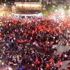 Đêm không ngủ của người hâm mộ bóng đá ở Hà Nội