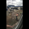 Hành khách Mỹ cởi áo, gây sự khi bị đuổi khỏi máy bay