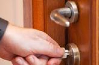 Án mạng từ việc không thay khóa cửa khi nhận phòng trọ