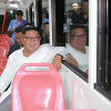 Kim Jong-un đi thử xe điện thế hệ mới của Triều Tiên lúc nửa đêm