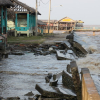 Bãi biển du lịch ở Tiền Giang ngập rác, kè đá bị sóng đánh sập
