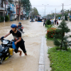 Đường phố Nha Trang ngập nặng sau mưa lớn