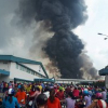 Đang cháy dữ dội trong khu công nghiệp Sóng Thần, khói cuộn cả chục mét