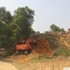 Xã 'vượt mặt' tỉnh, tự ý thuê máy khai thác đất trái phép ở Hà Tĩnh