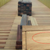 Cầu đi bộ lát gỗ lim gây tranh cãi ở Huế: Mặt ván sàn xuất hiện vết rạn nứt