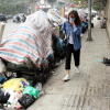 Sự cố rác tràn lòng đường Thủ đô: Chỉ cầm cự được 3-4 ngày