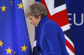 Thỏa thuận Brexit thất bại thảm hại, liệu Thủ tướng May có vượt qua bỏ phiếu bất tín nhiệm?
