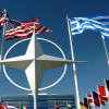 NATO nói gì trước nguy cơ Tổng thống Trump rút Mỹ khỏi liên minh quân sự này?