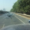 Triệu tập 5 thanh niên ném đá vỡ kính ô tô trên cao tốc Bắc Giang-Lạng Sơn