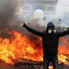 Ảnh: Paris chìm trong biển lửa vì bạo lực bùng phát