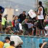 Hàng nghìn người Venezuela băng rào vượt biên vào Colombia