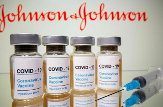 Mỹ nối lại sử dụng vaccine Johnson & Johnson