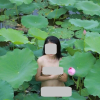 Cô gái khỏa thân ngâm mình chụp ảnh dưới hồ sen gây bức xúc dư luận