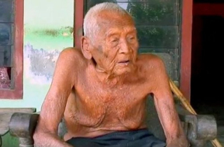 Cụ ông 145 tuổi già nhất thế giới bị \'thần chết bỏ quên\'