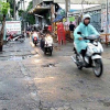 Đi xe máy trên vỉa hè Bangkok, phạt 1,4 triệu đồng