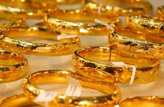 Giá vàng trong nước vượt 42 triệu đồng/lượng, chuyên gia dự báo còn tăng nữa
