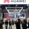 Mỹ hoãn cấp giấy phép Huawei sau khi Trung Quốc dừng mua nông sản